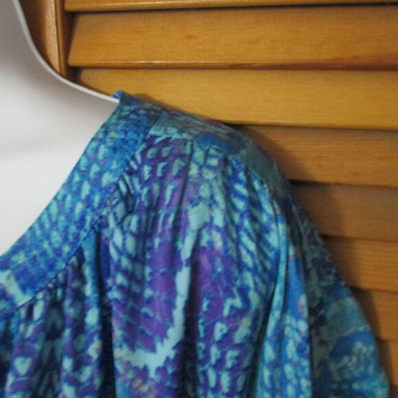 Jennifer Lopez top silky look blues, flowy & feminine, blousy sleeves size XL - Picture 6 of 9